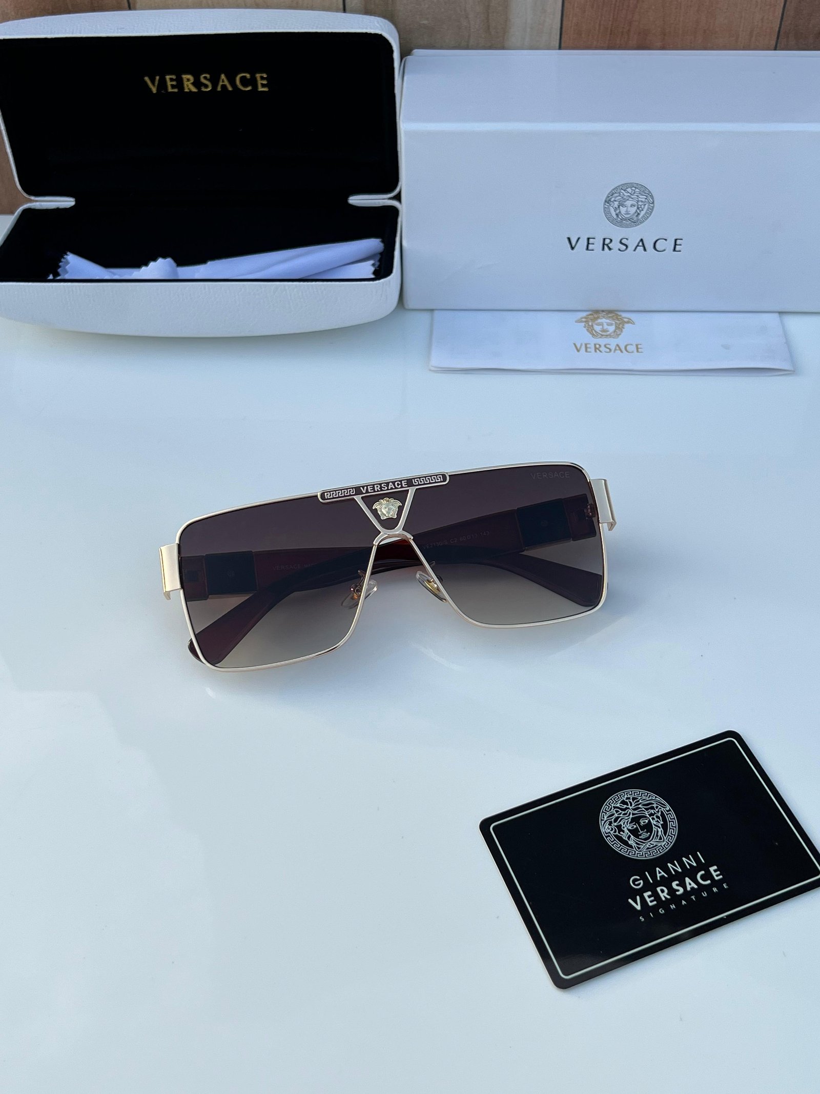 Versace Medusa Signature Gold Shield Sunglasses – Flat Top Gradient Lens with Iconic Medusa Logo