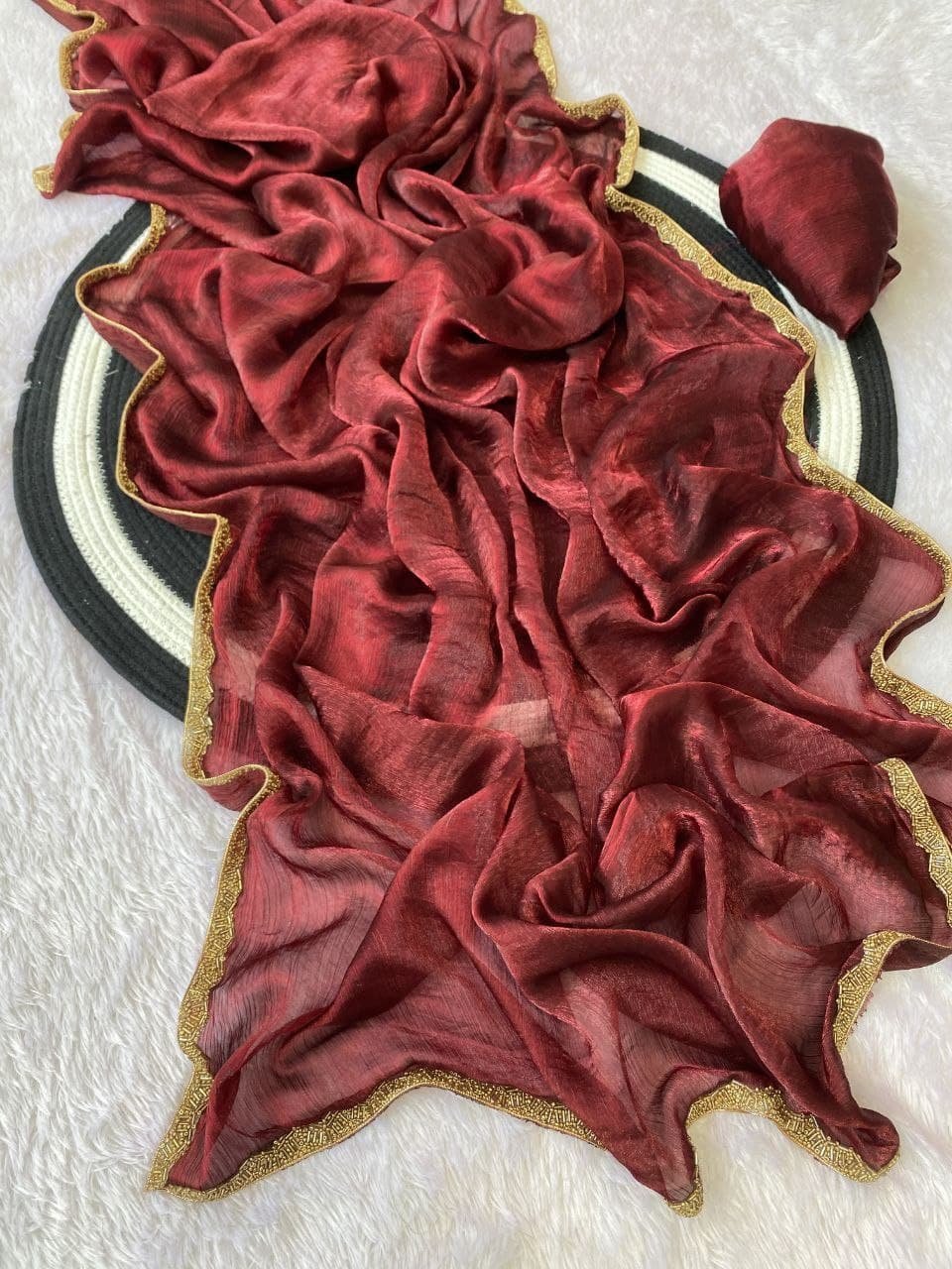 Elegant Maroon Silk Saree with Golden Border – Festive & Wedding Wear